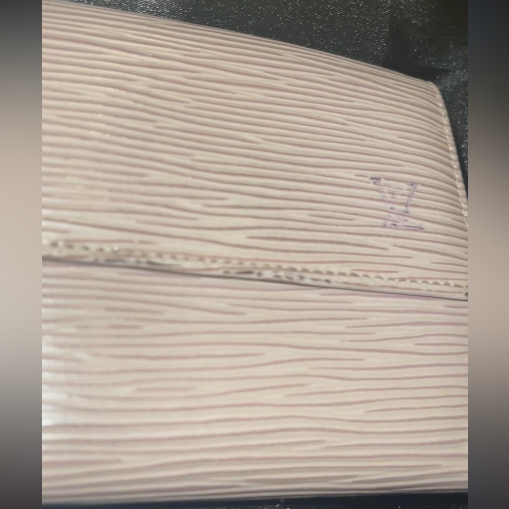 Louis Vuitton Epi Bi Fold Lilac Wallet